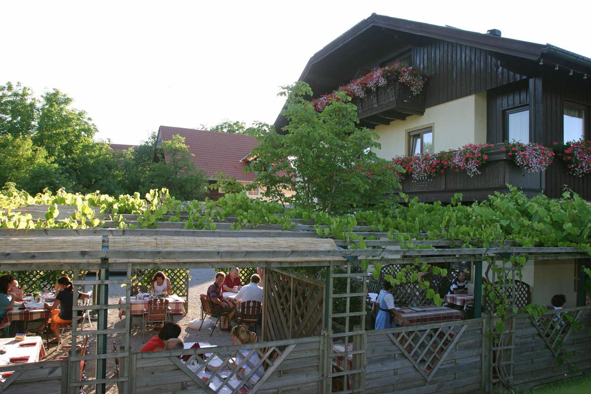 Gasthof Neuwirt Eugendorf Ngoại thất bức ảnh