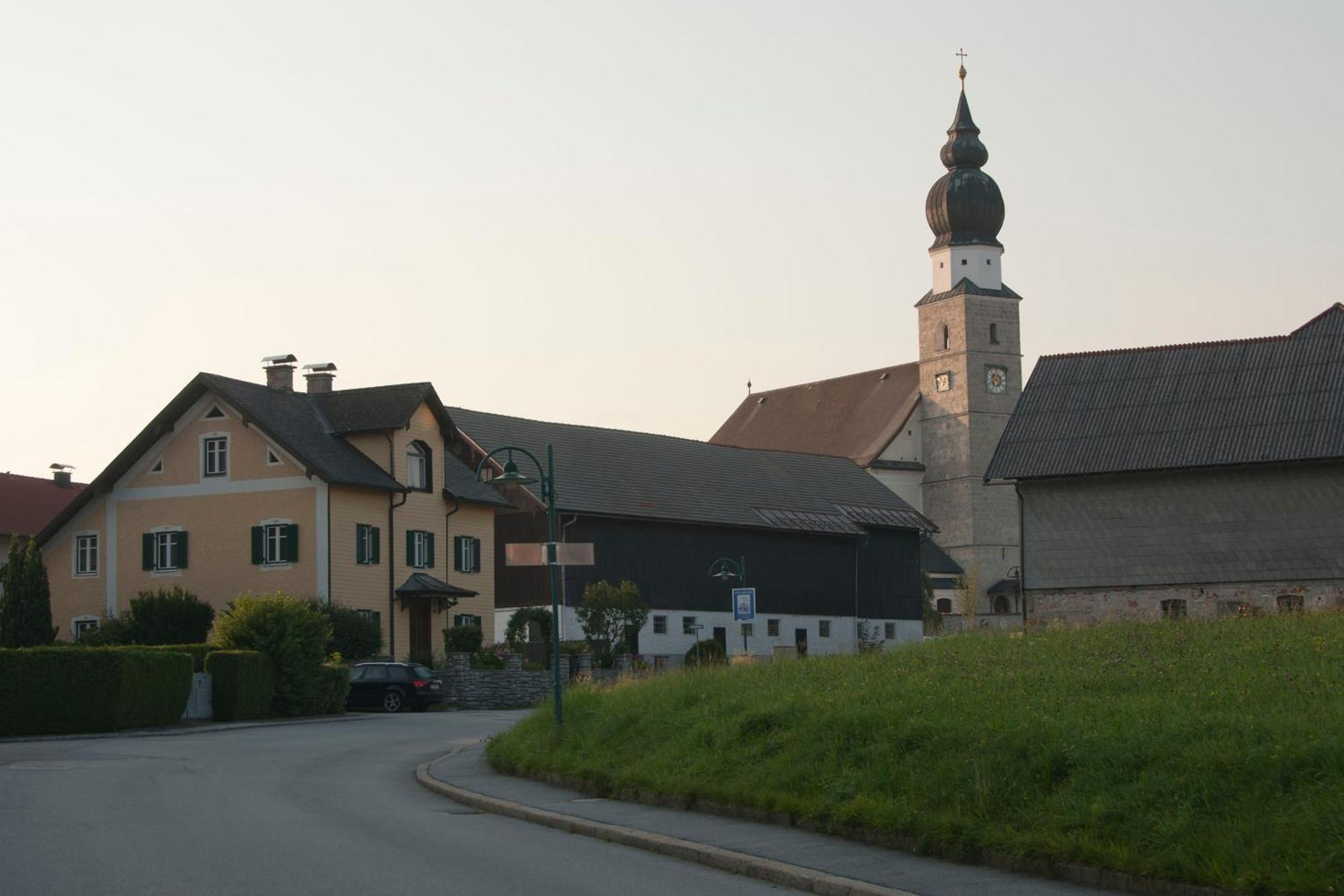 Gasthof Neuwirt Eugendorf Ngoại thất bức ảnh